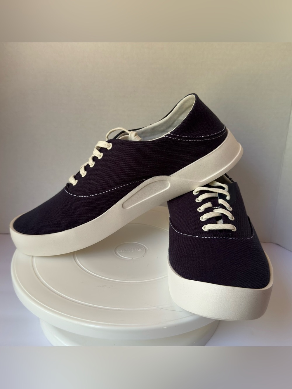 OluKai shoes Navy Blue Canvas Low-Top Sneakers with White Sole NEW without box.